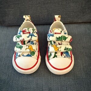 Toddler / Baby converse - Sz 2 - worn once